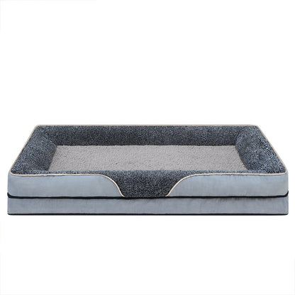Oversized pet bed, washable with raised edges,